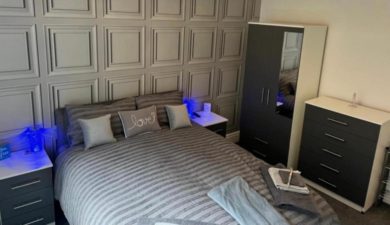 Sea View Apartment Large Balcony Whirlpool Bath 2 Bedrooms Sky Glass Tv 布里德灵顿 外观 照片