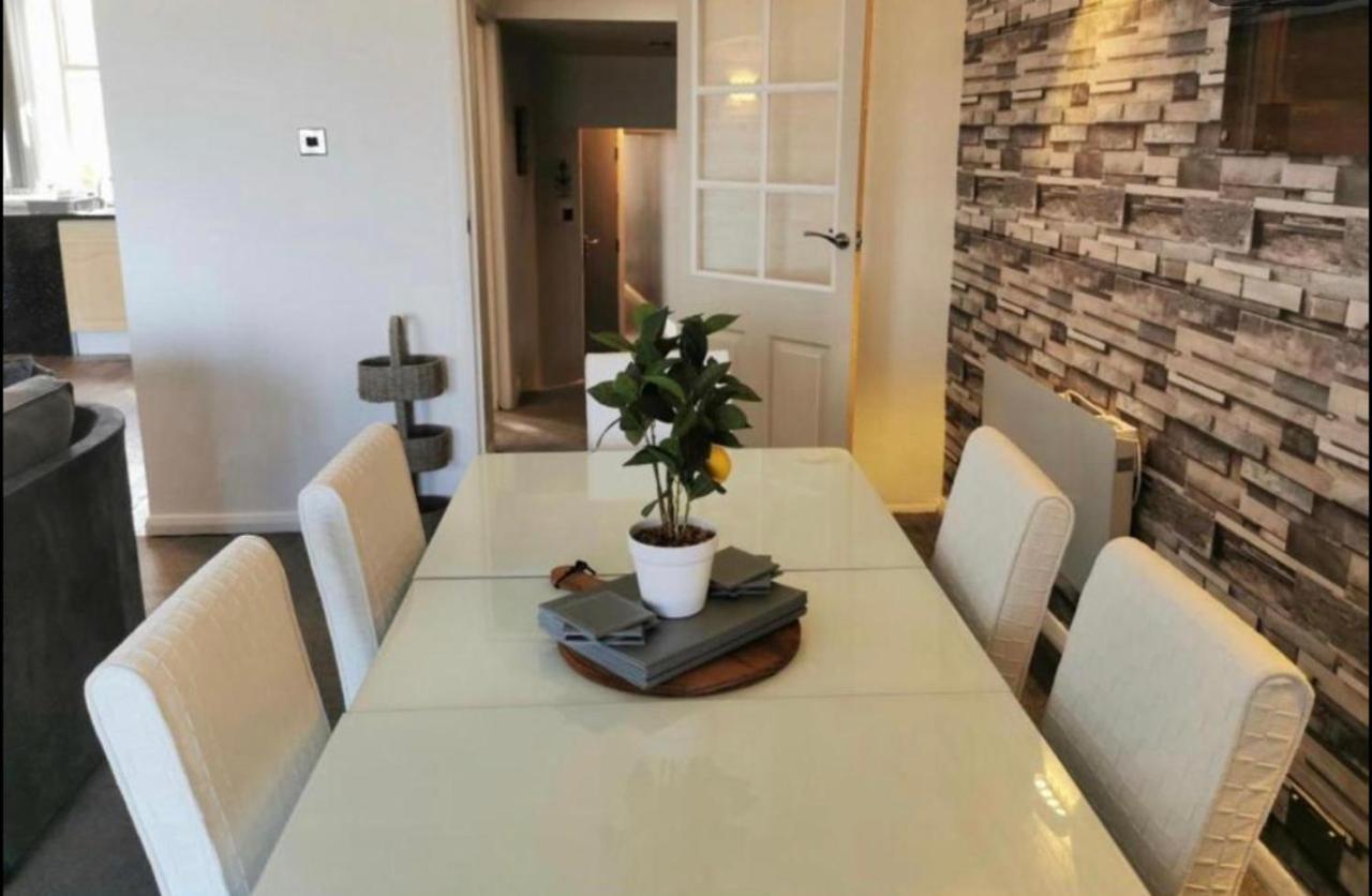 Sea View Apartment Large Balcony Whirlpool Bath 2 Bedrooms Sky Glass Tv 布里德灵顿 外观 照片
